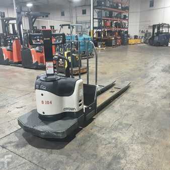 Electric Pallet Jacks 2010  Crown PE4000-80 (2)