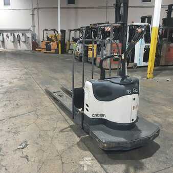 Electric Pallet Jacks 2010  Crown PE4000-80 (3)