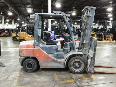 Diesel Forklifts 2017  Toyota 8FDU30 (1)