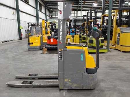 Electric Pallet Jacks 2022  Jungheinrich EJC212 (1)