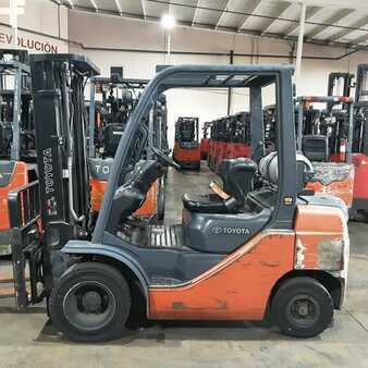 Propane Forklifts 2013  Toyota 8FGU25 (4)