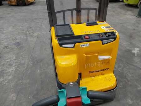 Electric Pallet Jacks 2022  Jungheinrich EJC212 (6)