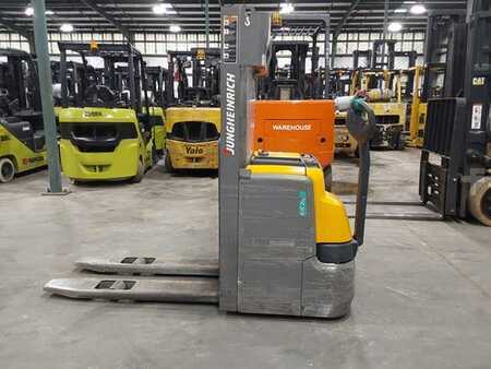 Electric Pallet Jacks 2022  Jungheinrich EJC212 (1)