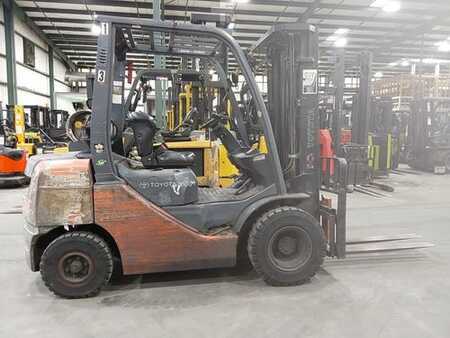 Propane Forklifts 2015  Toyota 8FGU25 (1)