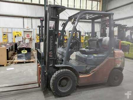 Propane Forklifts 2015  Toyota 8FGU25 (4)