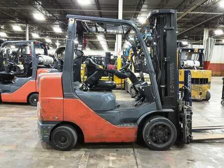 Propane Forklifts 2011  Toyota 8FGCU32 (1)