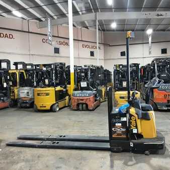 Electric Pallet Jacks 2020  Yale MPE080 (4)