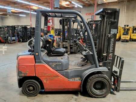 Propane Forklifts 2014  Toyota 8FGU25 (1)