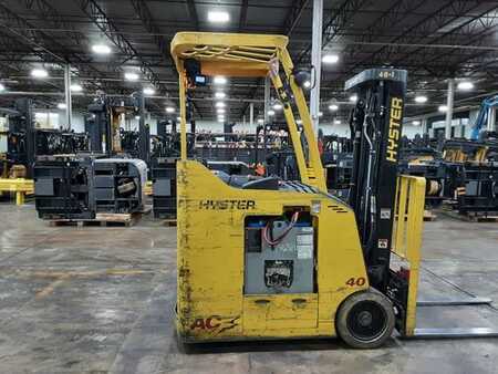 Stackers stand-on 2020  Hyster E40HSD3-21 (1)