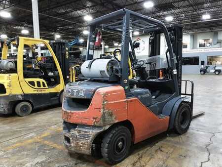 Propane Forklifts 2014  Toyota 8FGU25 (2)