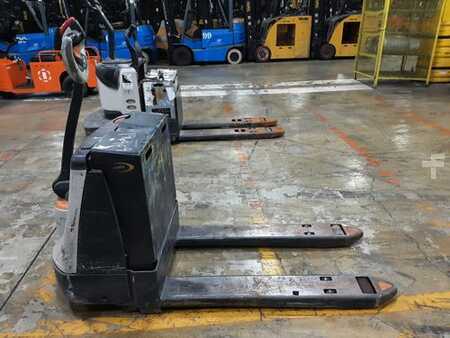 Electric Pallet Jacks 2010  Crown WP2335-45 (1)