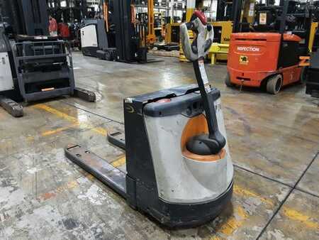 Electric Pallet Jacks 2010  Crown WP2335-45 (3)