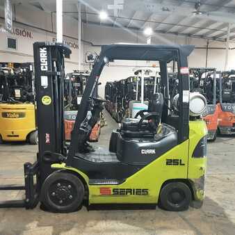 Propane Forklifts 2018  Clark S25CL (4)