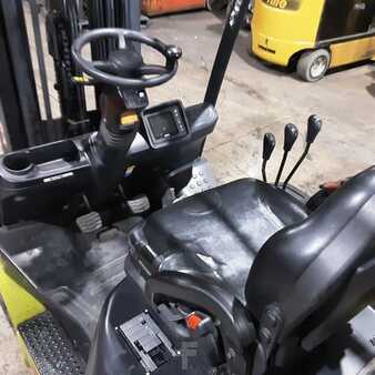 Propane Forklifts 2018  Clark S25CL (6)