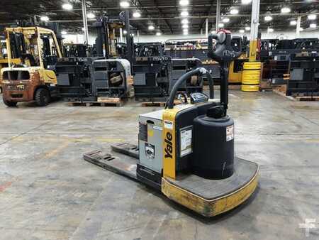 Electric Pallet Jacks 2015  Yale MPE060 (3)