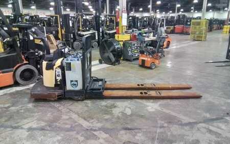 Electric Pallet Jacks 2020  Hyster B80ZHD (1)