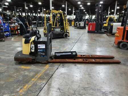 Electric Pallet Jacks 2020  Hyster B80ZHD (1)