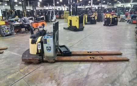 Electric Pallet Jacks 2020  Hyster B80ZHD (1)