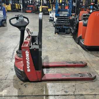 Electric Pallet Jacks 2015  Raymond 102T-F45L (1)