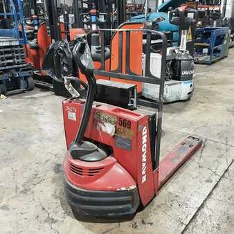 Electric Pallet Jacks 2015  Raymond 102T-F45L (2)