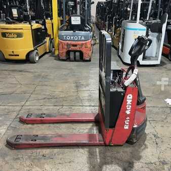 Electric Pallet Jacks 2015  Raymond 102T-F45L (4)