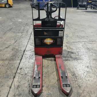 Electric Pallet Jacks 2015  Raymond 102T-F45L (5)