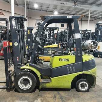 Propane Forklifts 2017  Clark C25L (4)