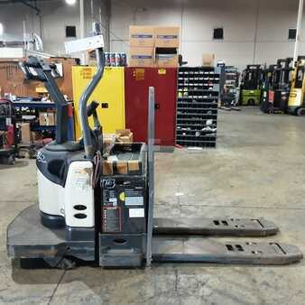 Electric Pallet Jacks 2016  Crown PE4500-60 (1)