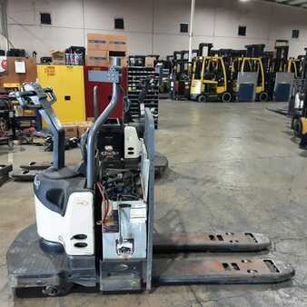 Electric Pallet Jacks 2015  Crown PE4500-60 (1)