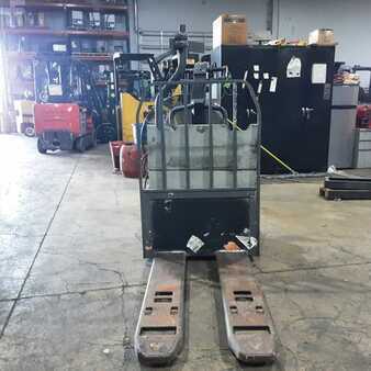 Electric Pallet Jacks 2015  Crown PE4500-60 (5)