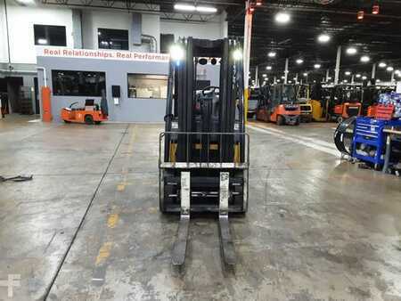 Propane Forklifts 2017  Yale GLC050 (5)