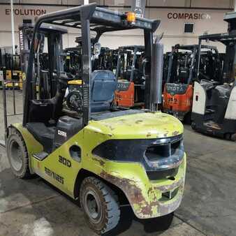 Diesel Forklifts 2019  Clark S30D (3)