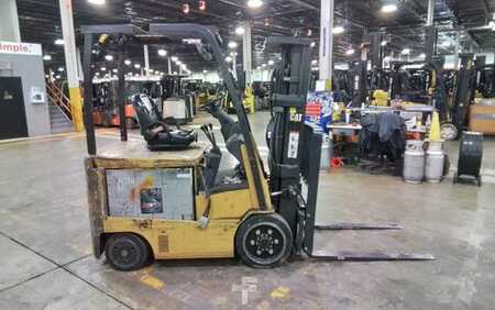 4 Wheels 2014  CAT Lift Trucks EC25N2 (1)