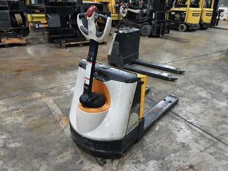 Electric Pallet Jacks 2017  Crown WP3035-45 (2)