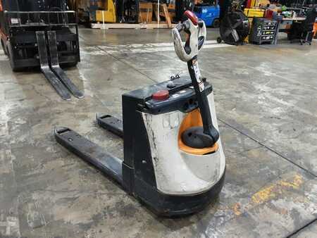 Electric Pallet Jacks 2011  Crown WP2335-45 (3)