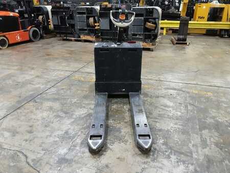 Electric Pallet Jacks 2011  Crown WP2335-45 (5)