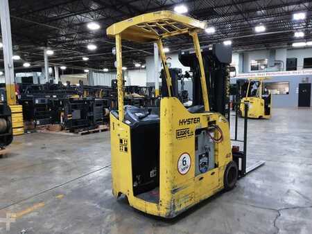 Stackers stand-on 2018  Hyster E40HSD3-21 (2)