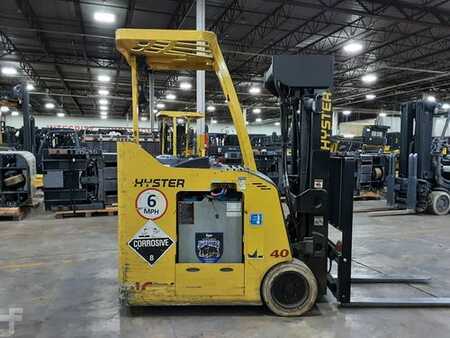 Stackers stand-on 2017  Hyster E40HSD3-21 (1)