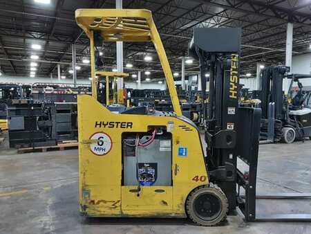 Stackers stand-on 2017  Hyster E40HSD3-21 (1)