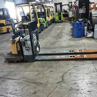 Electric Pallet Jacks 2019  Yale MPE080 (1)