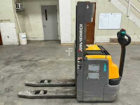 Electric Pallet Jacks 2022  Jungheinrich EJC212 (4)