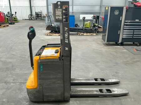 Electric Pallet Jacks 2022  Jungheinrich EJC212 (1)