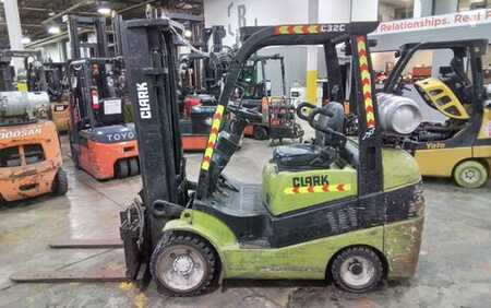 Propane Forklifts 2021  Clark C32CL (4)