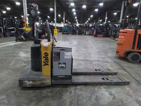 Electric Pallet Jacks 2015  Yale MPE060 (1)