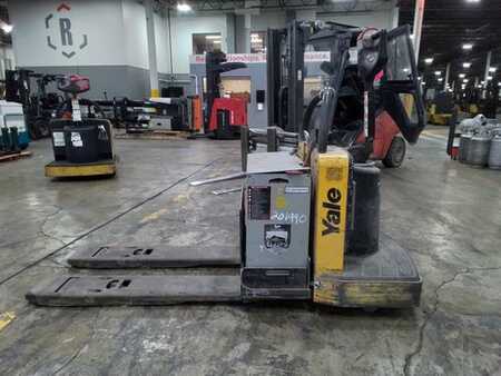 Electric Pallet Jacks 2015  Yale MPE060 (4)