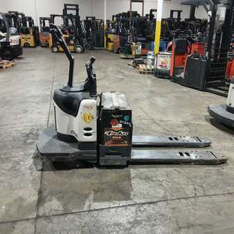 Electric Pallet Jacks 2013  Crown PE4500-60 (1)