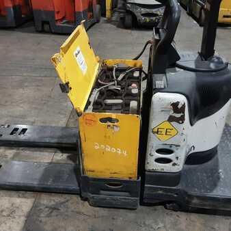 Electric Pallet Jacks 2016  Crown PE4500-60 (7)