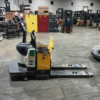 Electric Pallet Jacks 2016  Crown PE4500-60 (1)