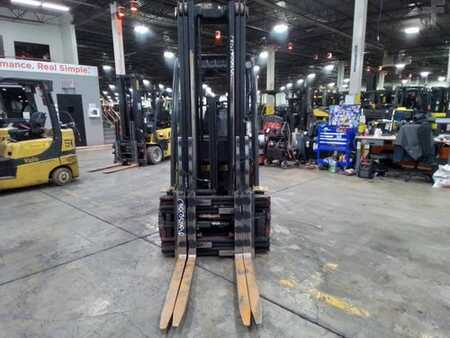 Propane Forklifts 2021  Yale GLC070 (5)