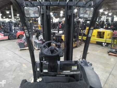 Propane Forklifts 2021  Yale GLC070 (6)